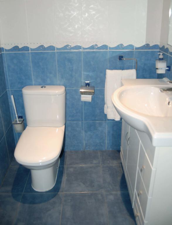 Hostal Los Claveles Torrejón de Ardoz Zewnętrze zdjęcie
